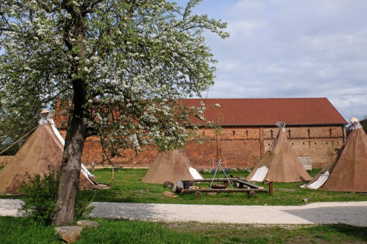 Hotel Kuckunniwi Tipidorf Tauche Esterno foto