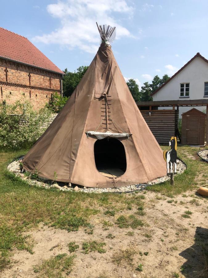 Hotel Kuckunniwi Tipidorf Tauche Esterno foto