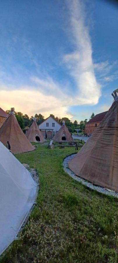 Hotel Kuckunniwi Tipidorf Tauche Esterno foto